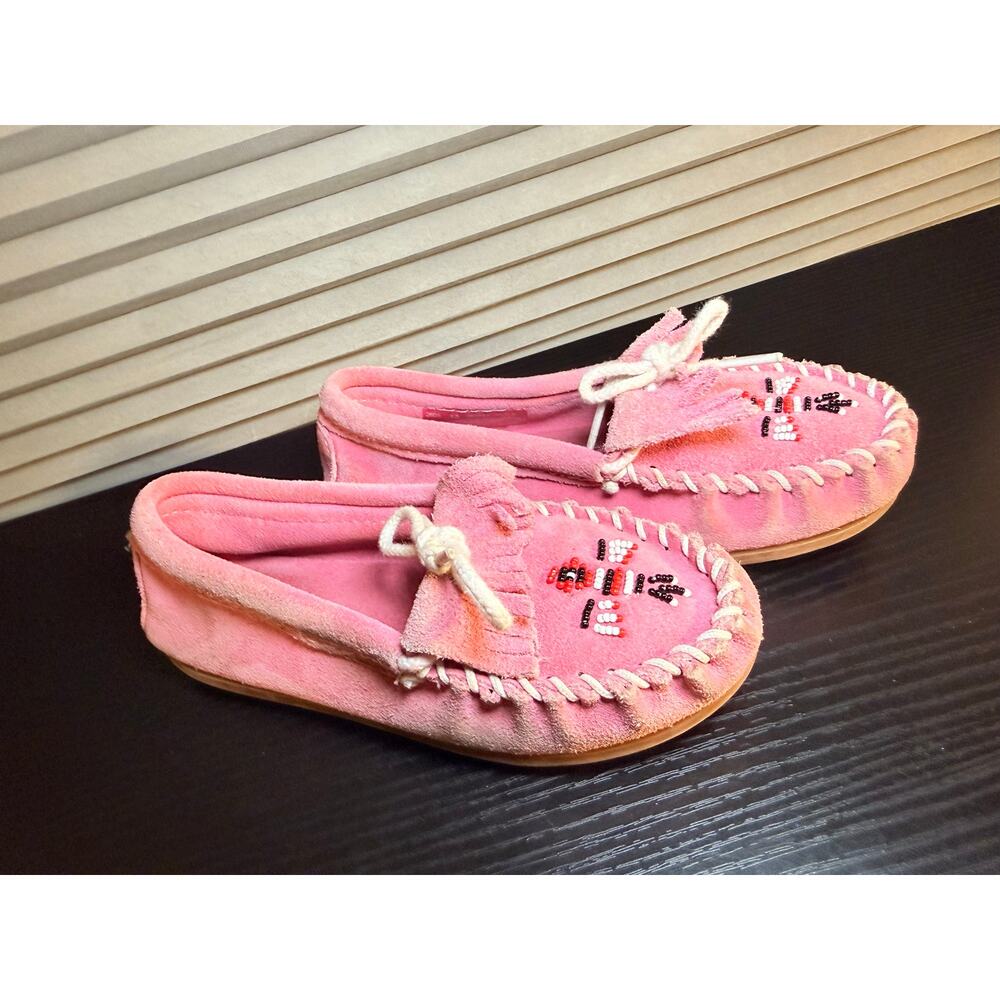 Minnetonka Kids Girls Size 13 Pink Suede Beaded Moccasin Slippers Slip On